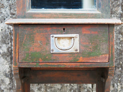 Mirror barber India, vecchio specchio da barbiere in legno di teak con un piccolo vano. Databile primi 900. Dimensioni 32x18 h70cm