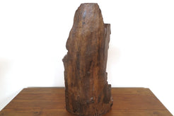 Statua Sarasvati in legno , tronco di teak inciso , 30x15h.70 databile metà 900 , pezzo unico lavorato artigianalmente . Sarasvatī è venerata sin dall'epoca vedica come dea della conoscenza e delle arti, della letteratura, musica, pittura e poesia, ma anche della verità, del perdono, delle guarigioni e delle nascite Nel Vedānta viene invece citata come energia femminile e aspetto (shakti) di Brahmā, in particolare come personificazione della sua conoscenza; come nei testi più antichi, è venerata anche come 