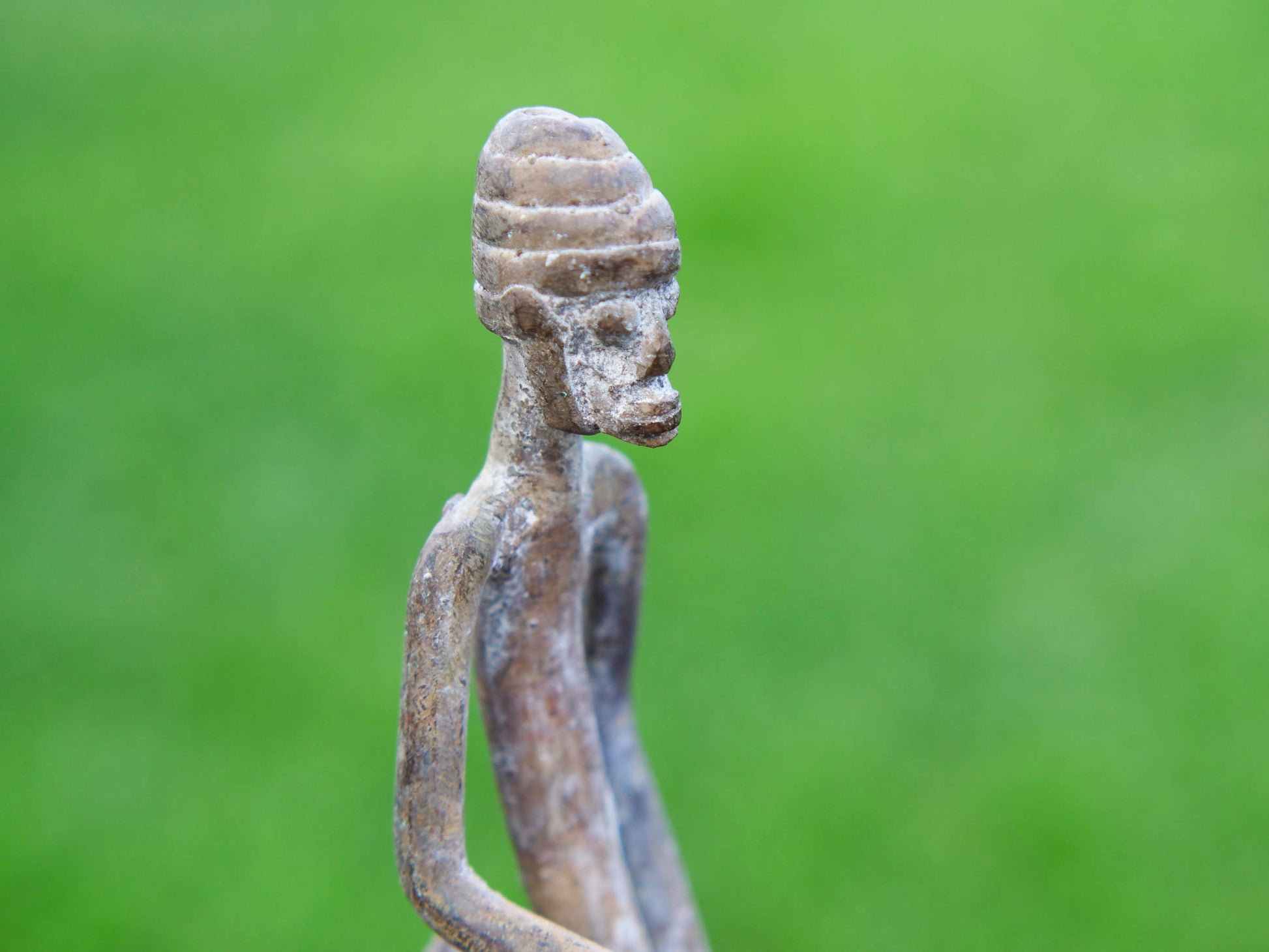 Antica statua guerriero su cavallo in bronzo del Mali.Dimensioni 4x18 h30cm.  per maggiori info o dettagli info@etniko.it 0039 3338778241