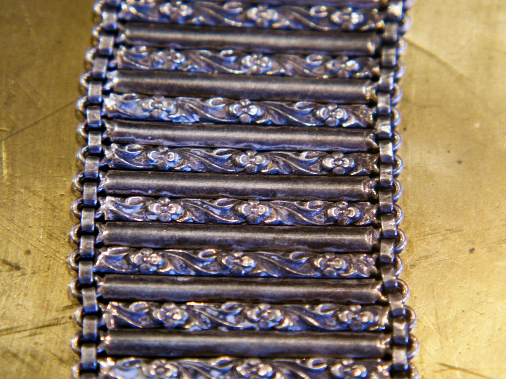 bracciale indiano a fascia in german silver assemblato e costruito artigianalmente . 89 gr 