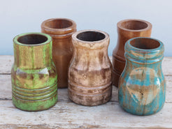 Vaso Indiano in legno, pezzo unico ricavato da un unico tronco di legno. Dimensioni diam 12 h20 cm.  disponibili altri pezzi e colori come da foto.