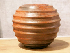 Vaso indiano in terracotta .  dimensioni diametro 26 h24cm.    per info ed ulteriori foto  www.etniko.it facebook / instagram : etnikobycrosato 0039 3338778241 info@etniko.it