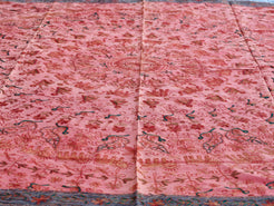 Telo Indiano arancione in cotone ricamato. Può essere impiegato come copridivano, copriletto, tovaglia o tessuto da appendere a parete. Dimensioni 260x210cm