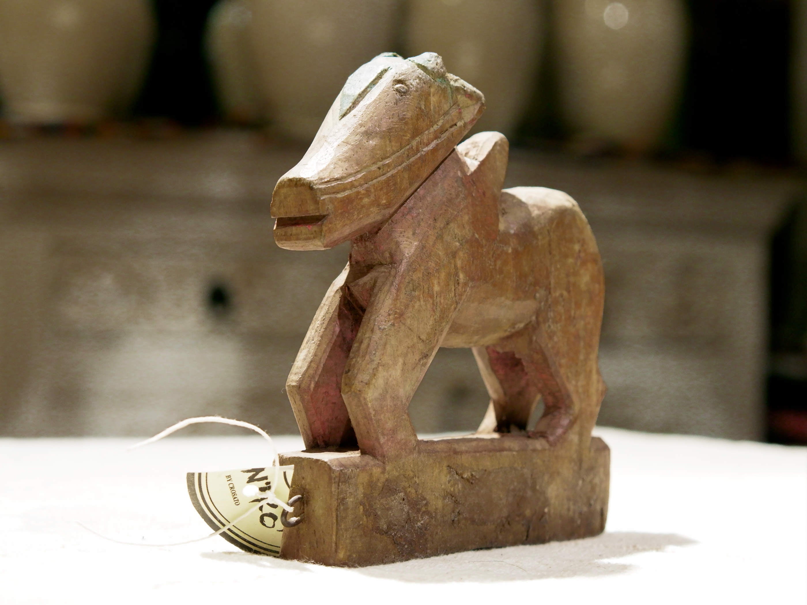 Nandi Indiano, in sanscrito urisha che significa dharma, rettitudine, in legno. dimensioni 4x17x19cm.