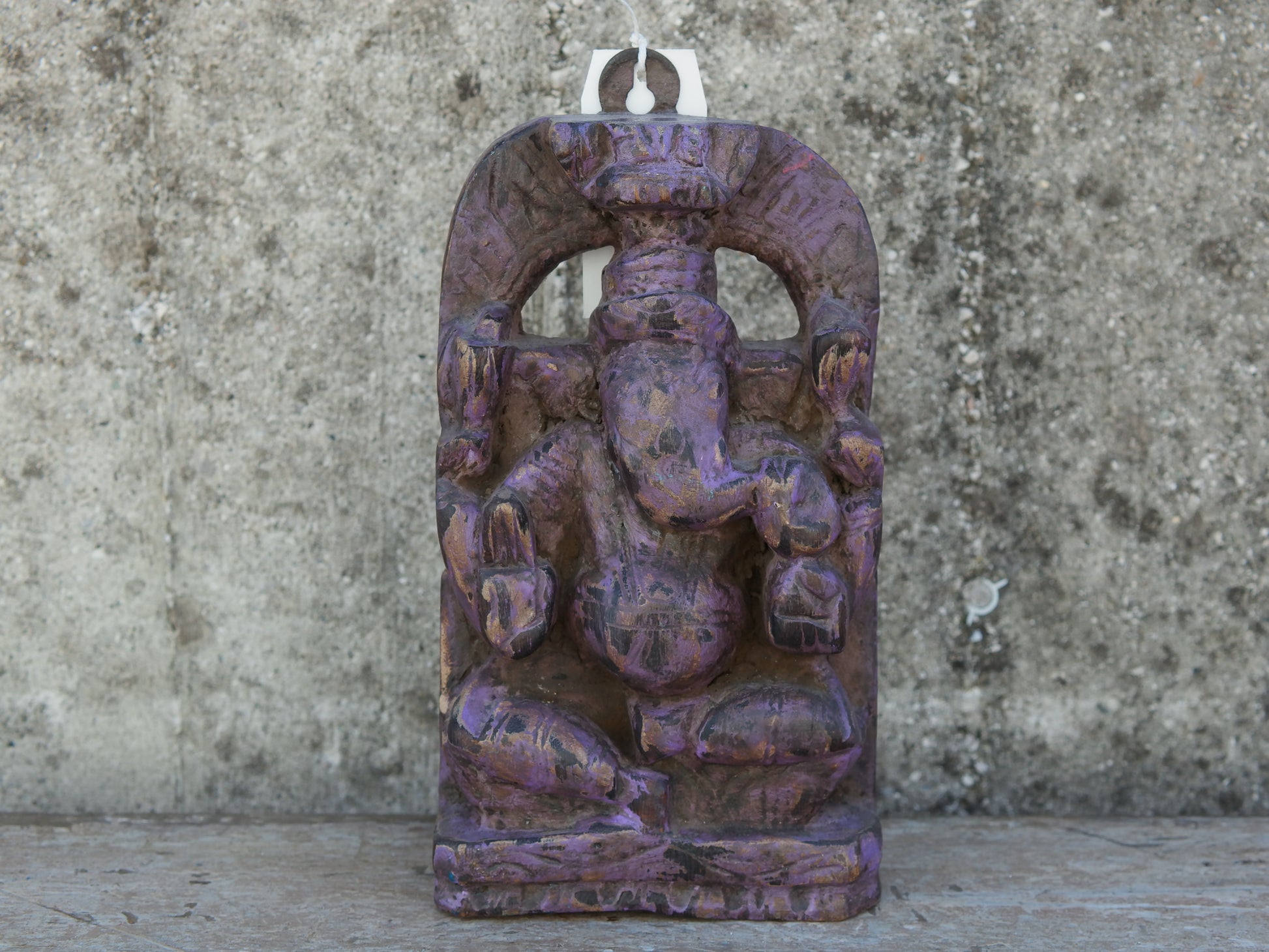 Statua Divinità Ganesha in legno dipinta di provenienza Indiana. Dimensioni 12x5 h22cm.