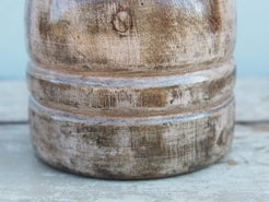 Vaso Indiano in legno dipinto, pezzo unico ricavato da un unico tronco di legno. Dimensioni diam 12 h 20 cm.  disponibili altri pezzi e colori come da foto.